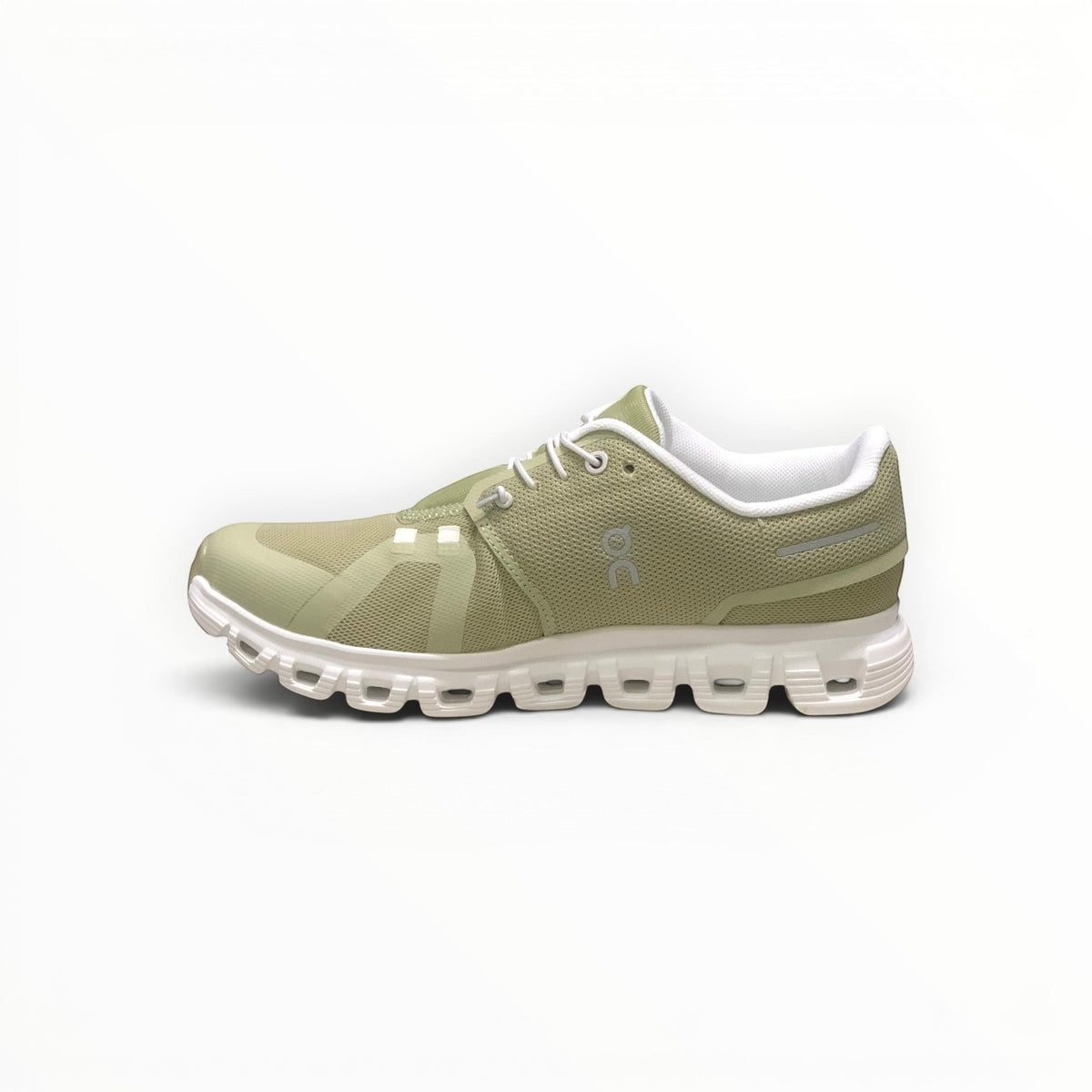 On Cloud 6 Waterproof women's lifestyle shoe in Hay/Frost, three-quarter view