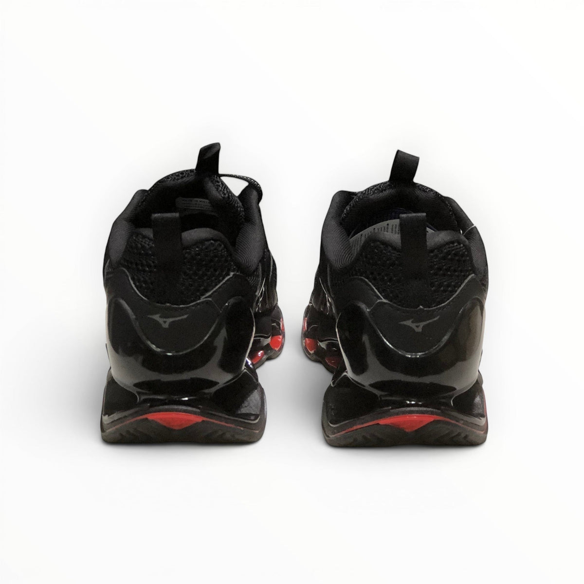 WSS Sports Shoes Mizuno Wave Prophecy 14S triple black running shoes showing the rear view of the Infinity Wave plate.