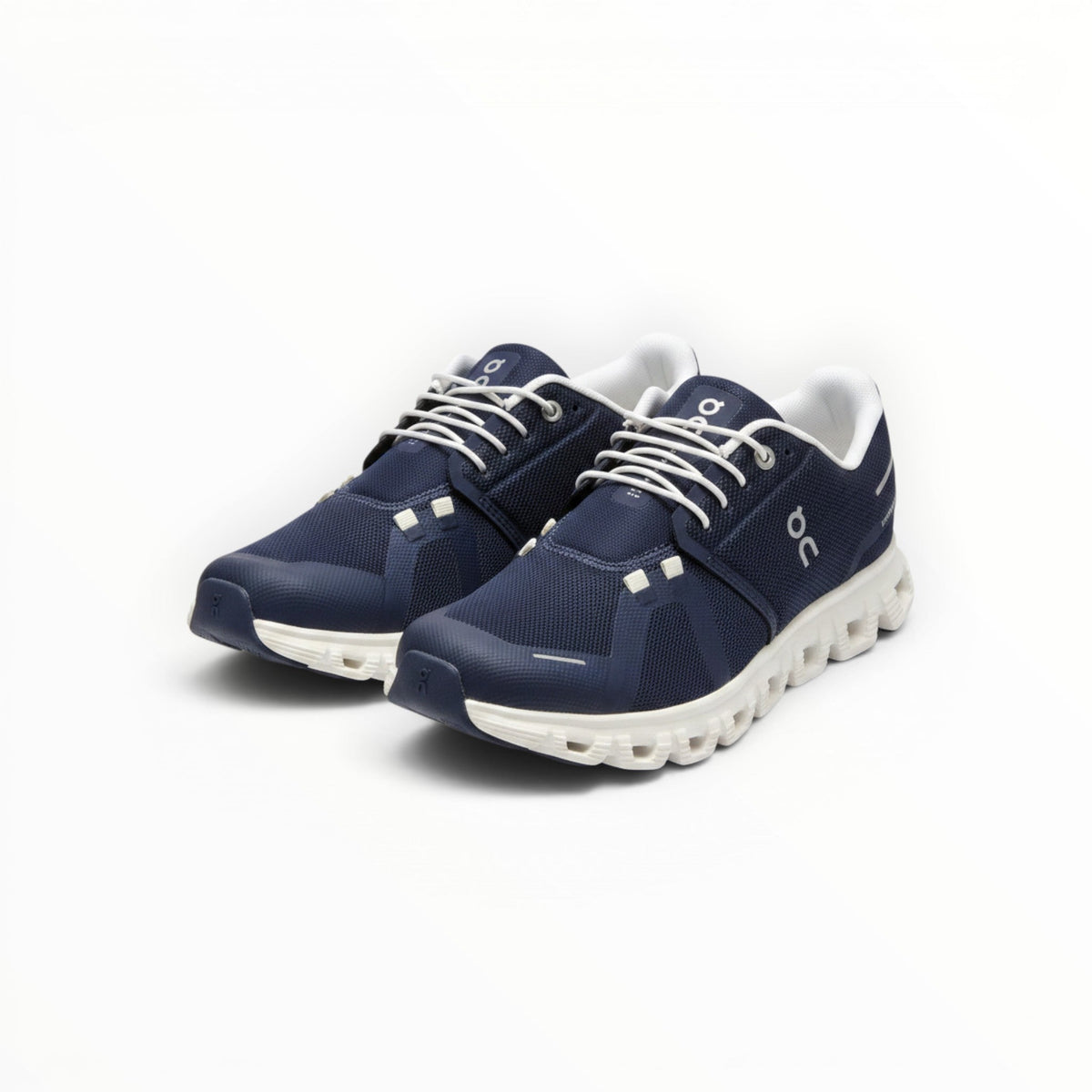 On Cloud 6 Waterproof men's lifestyle shoe in Midnight/White, three-quarter view