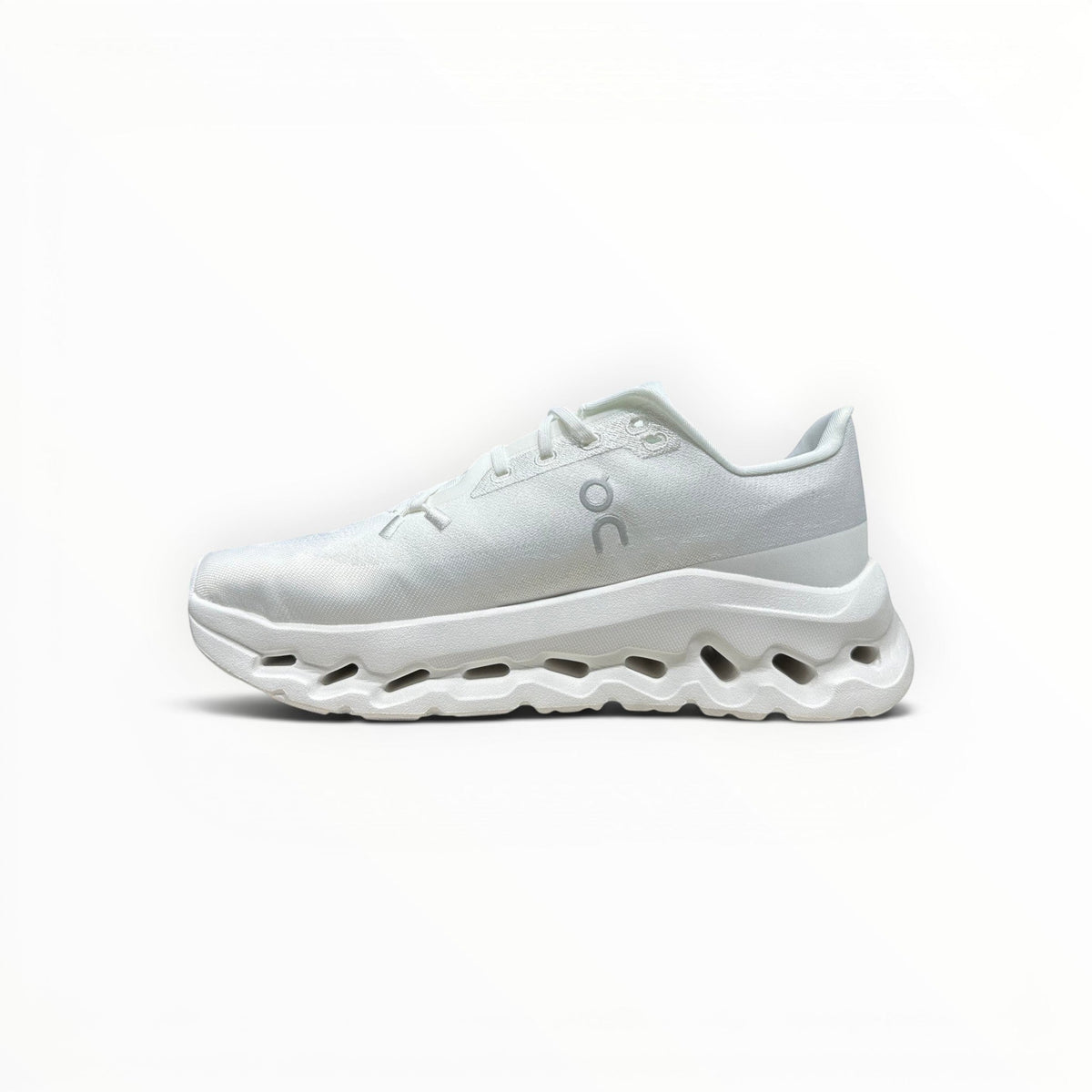 On Cloudtilt women's walking shoes in White, product view 2