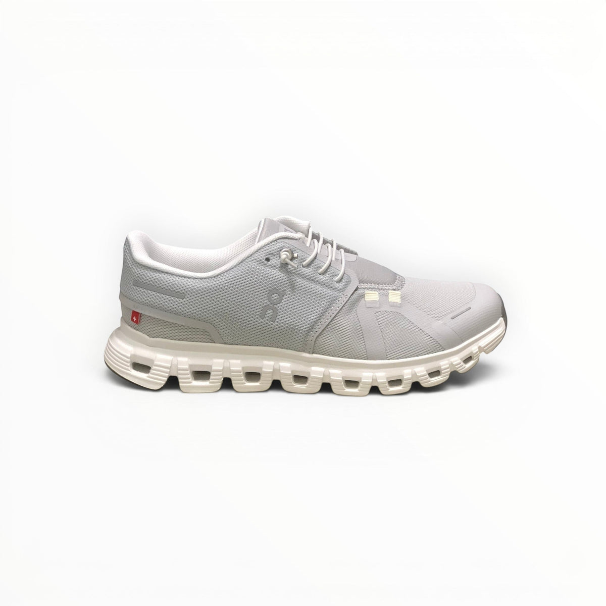 On Cloud 6 Waterproof women's lifestyle shoe in Glacier/White, side profile