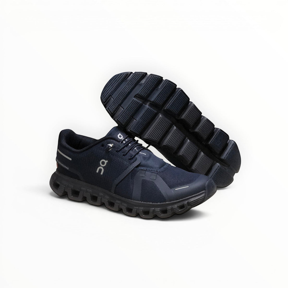 On Cloud 6 Waterproof women's lifestyle shoe in Navy/Black, pair view