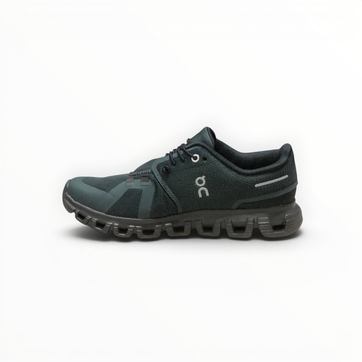 On Cloud 6 Waterproof women's lifestyle shoe in Forest Green/Black, three-quarter view