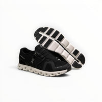 On Cloud 5 women's lifestyle shoe in Black/White, three-quarter view
