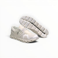 On Cloud 5 men's lifestyle shoe in White, top view