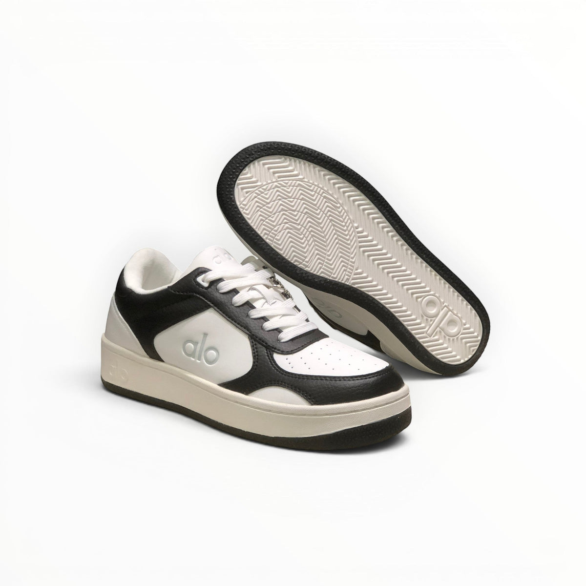 Alo Recovery Mode women's lifestyle sneakers in Black/White, product view 1