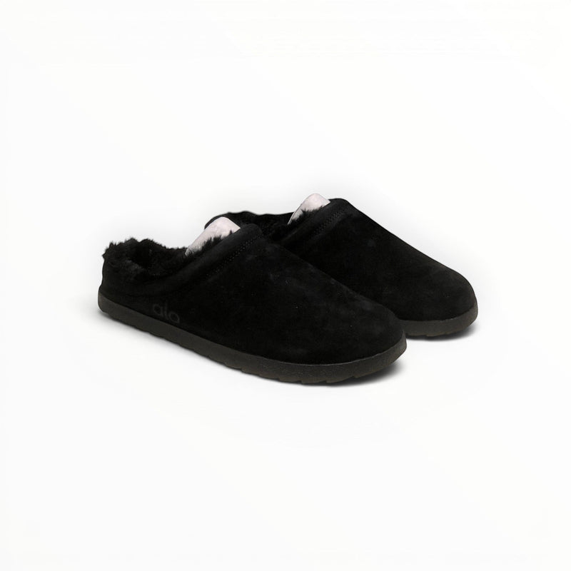 Alo Recovery Slipper women's suede mule in Black, three-quarter view