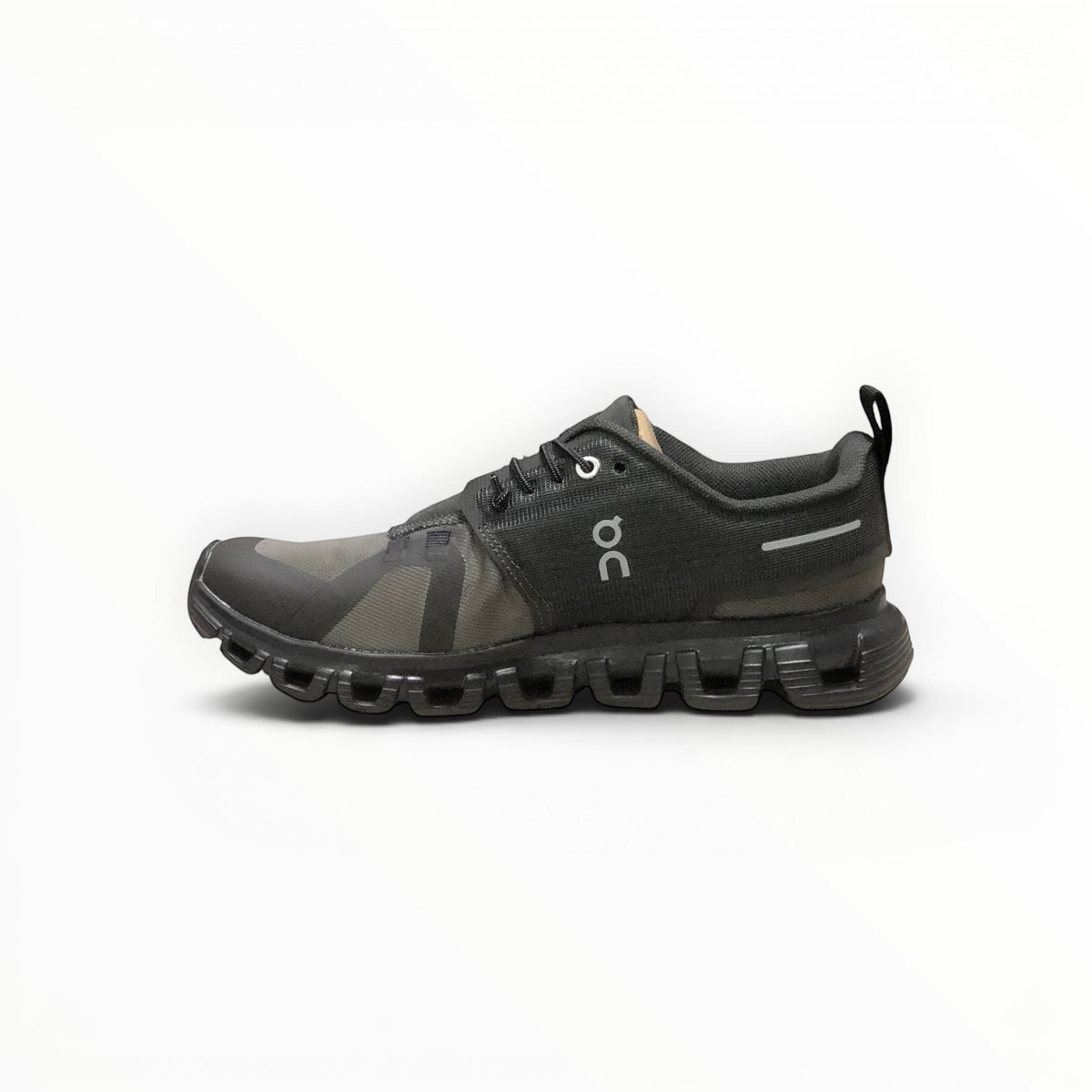 On Cloud 6 Waterproof men's lifestyle shoe in Black/Grey, pair view