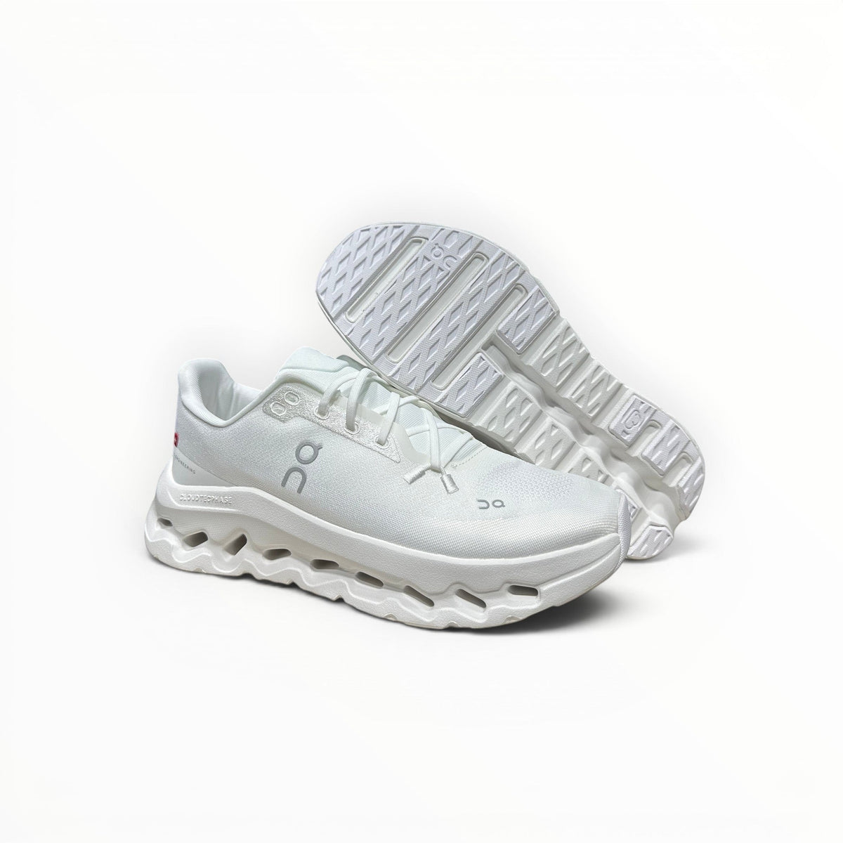 On Cloudtilt men's walking shoes in White, product view 3